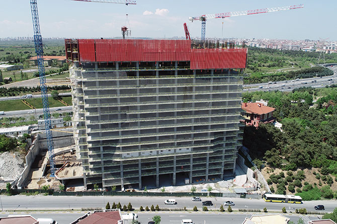 NİVAK GROUP - SafetyRespect geçici kenar koruma sistemlerini kullanmaktadırlar