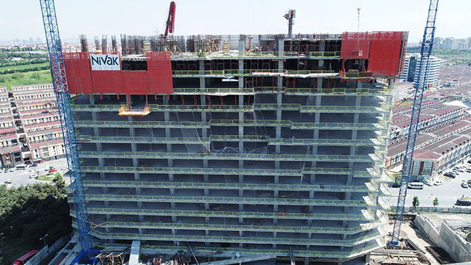 NİVAK GROUP - SafetyRespect geçici kenar koruma sistemlerini kullanmaktadırlar