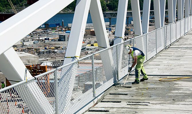 KOLONLARA MONTE EDİLMİŞ SİSTEM İLE GENİŞ ÇALIŞMA ALANI